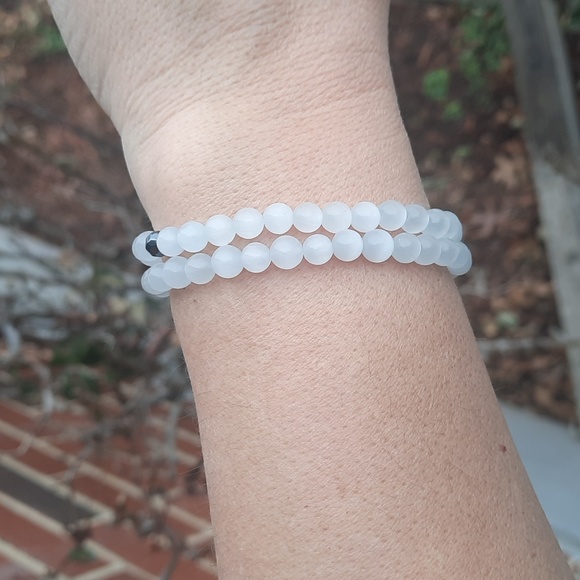 Selenite 6mm Bracelet - Picture 3 of 5